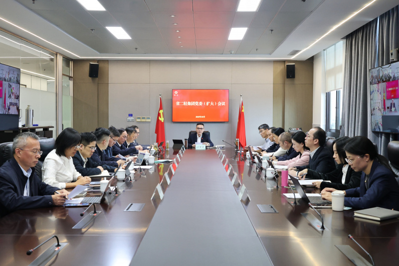 1761785674578409FaL2.jpg 1.jpg