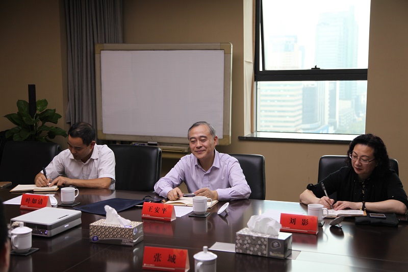 浙江旅游集團(tuán)黨委副書記王安平一行來二輕集團(tuán)交流工作