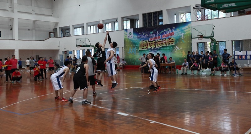 集團(tuán)公司第二屆趣味運(yùn)動(dòng)會(huì)順利舉行