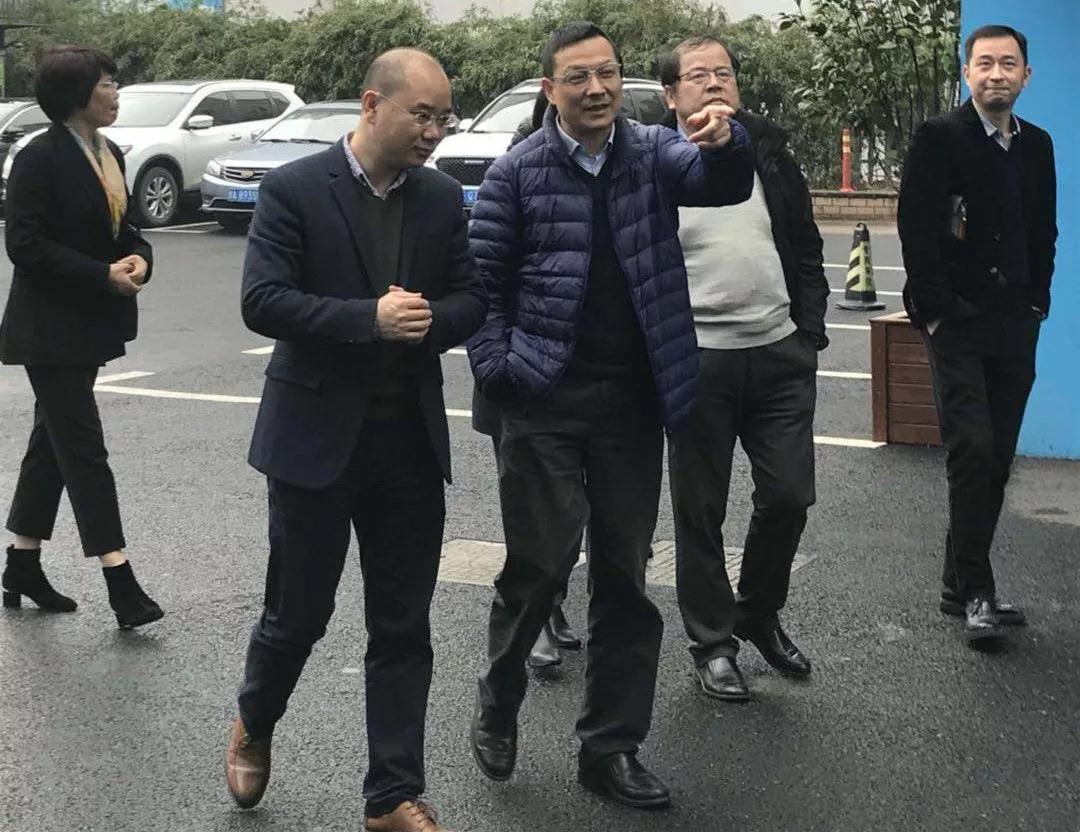 集團公司副總經(jīng)理余顯勇一行考察米果五常部落