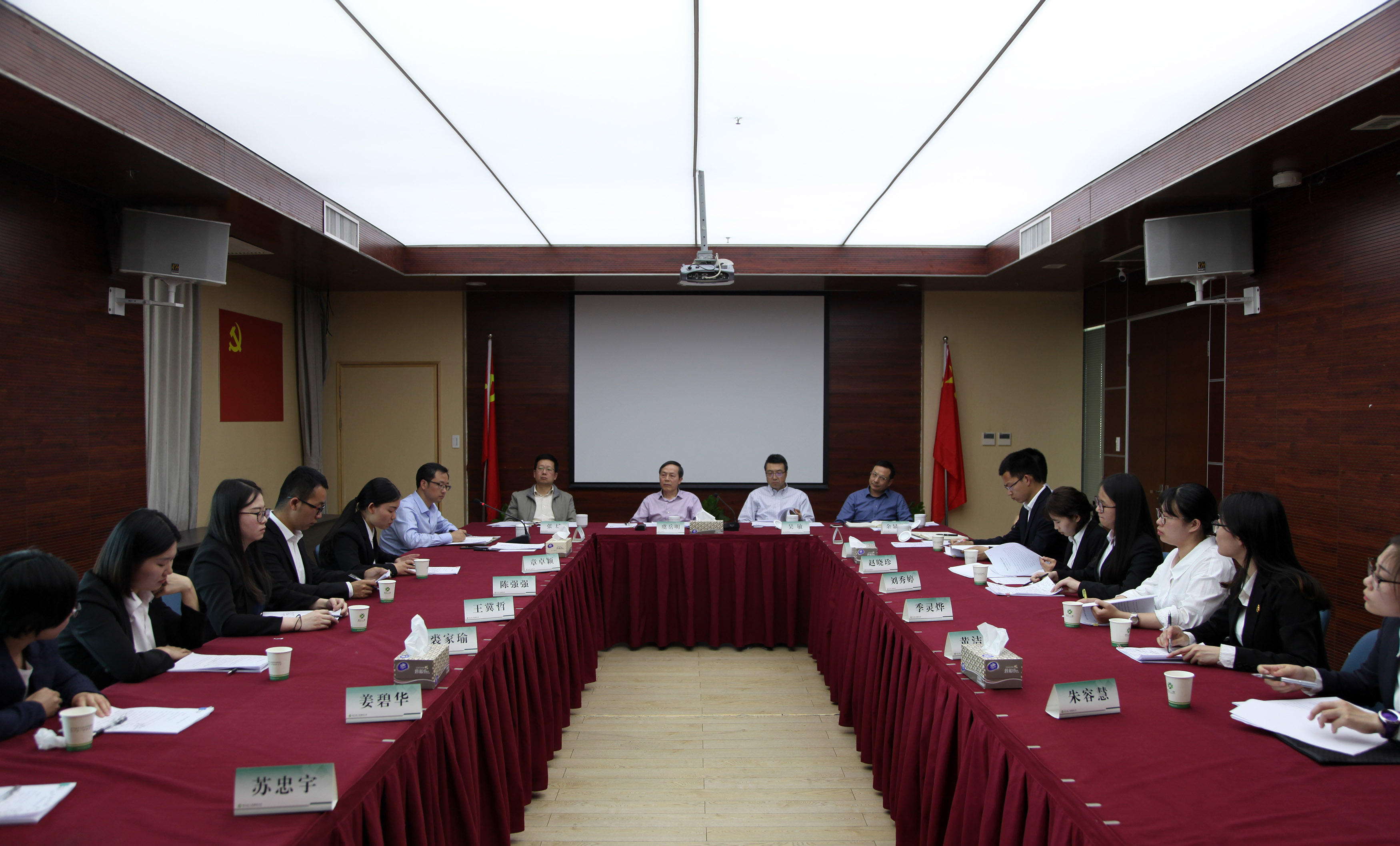 集團(tuán)公司舉行2018年度管理培訓(xùn)生見(jiàn)面會(huì)