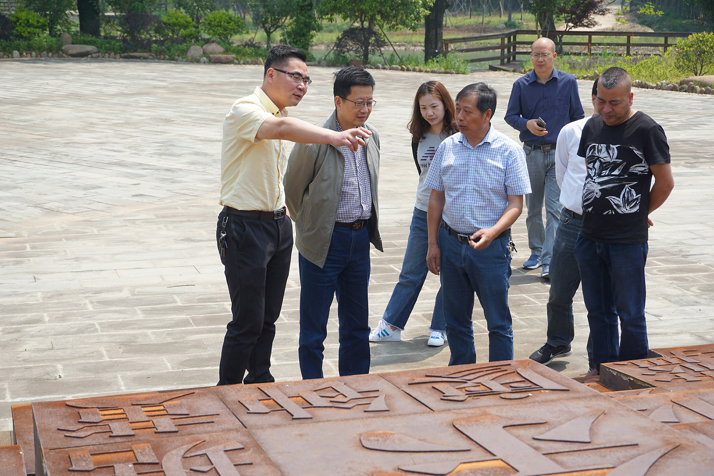 集團(tuán)公司開(kāi)展“千企結(jié)千村、消滅薄弱村”專(zhuān)項(xiàng)行動(dòng)