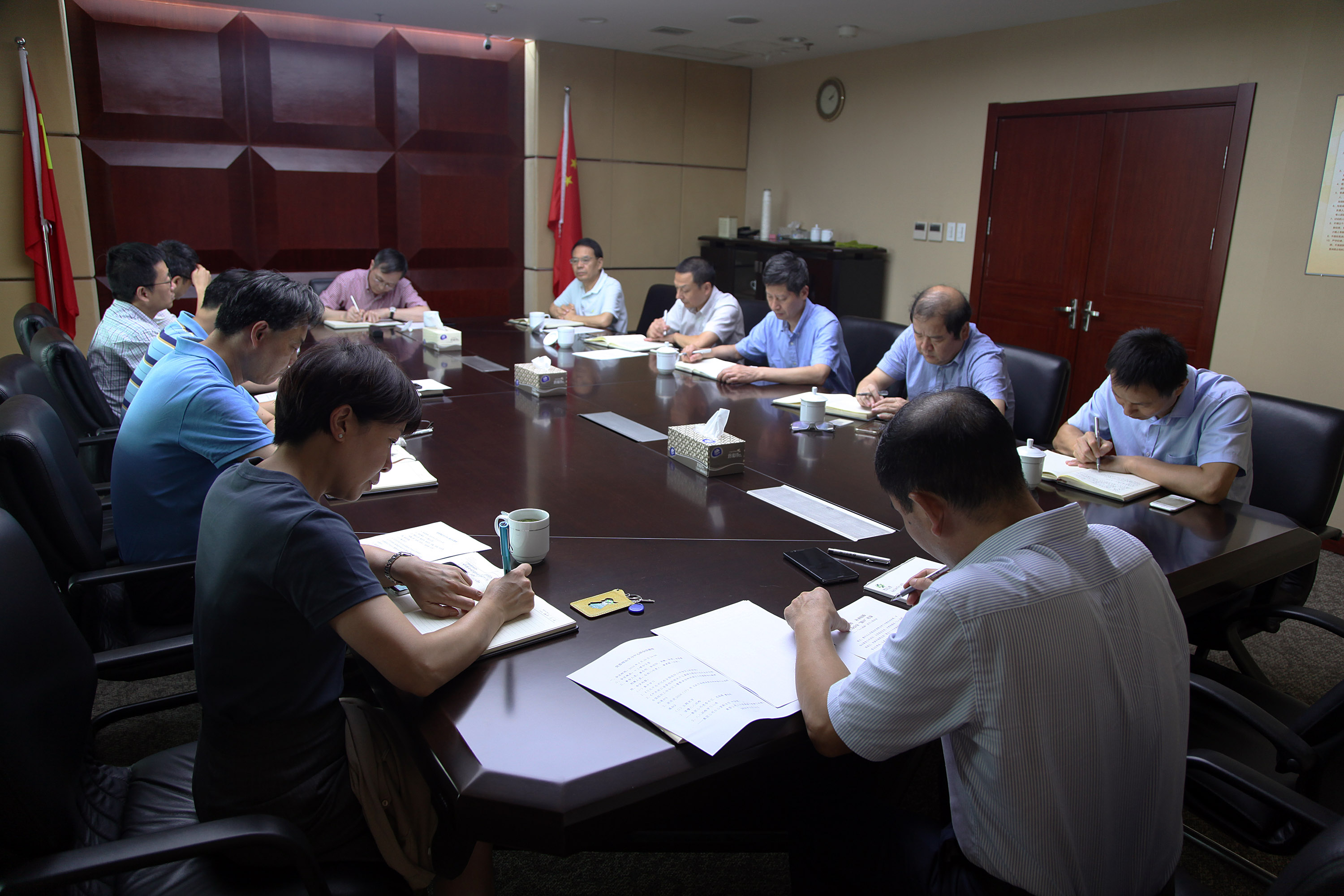 集團(tuán)公司召開(kāi)黨委理論中心組學(xué)習(xí)會(huì)