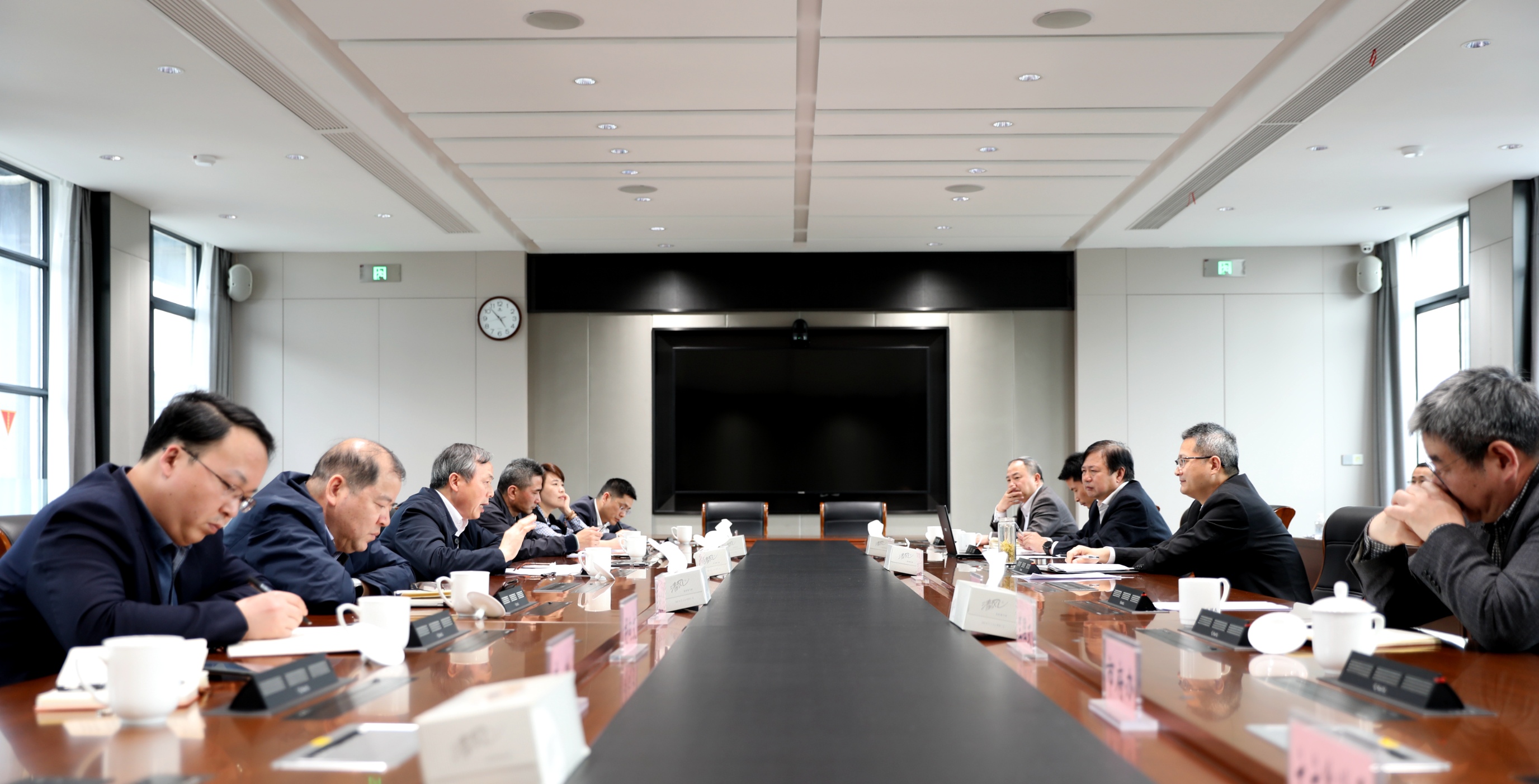 省二輕集團(tuán)與嵊州市委市政府召開(kāi)中國(guó)唐詩(shī)之城項(xiàng)目推進(jìn)會(huì)虞岳明出席 