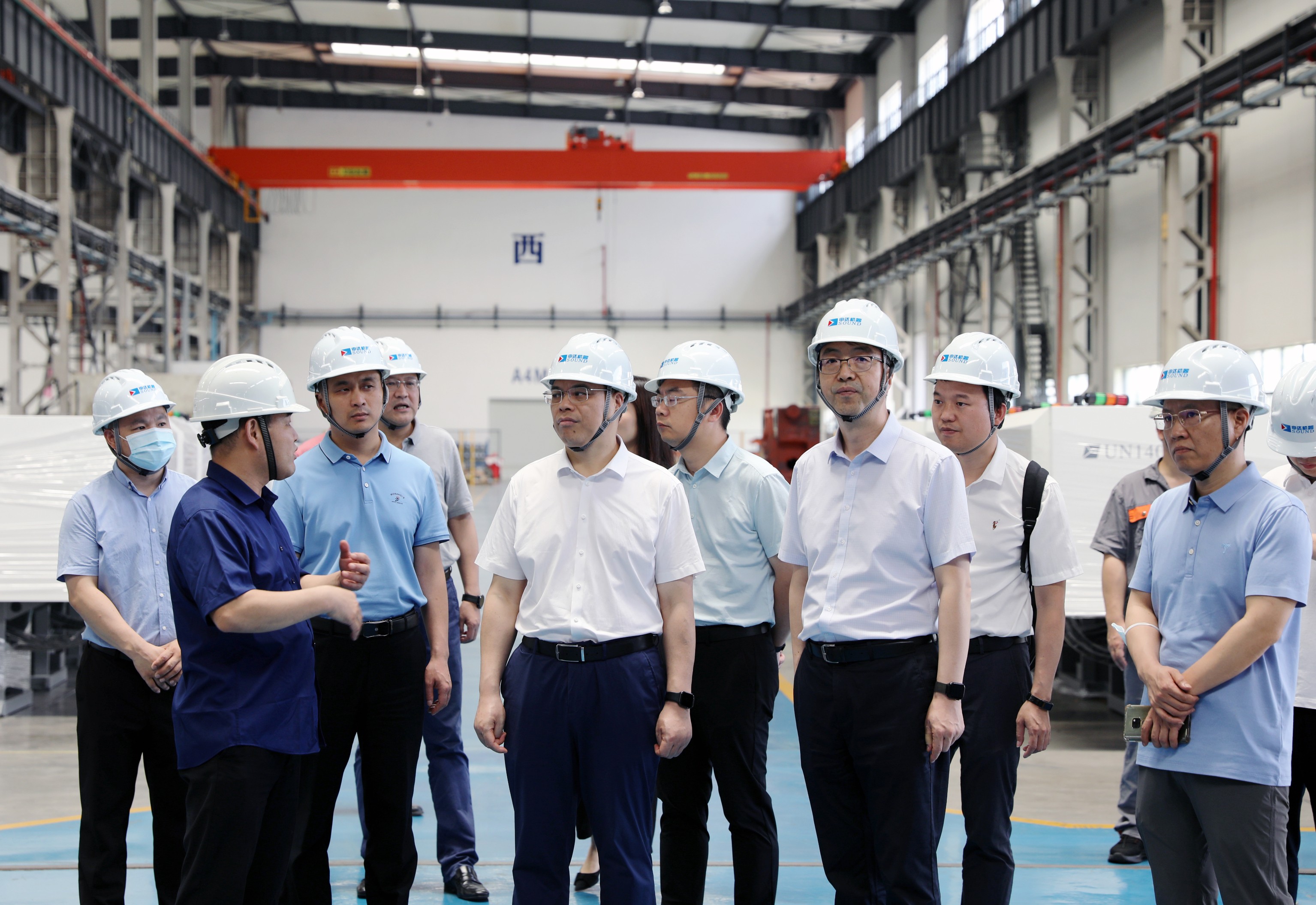 省經(jīng)信廳黨組成員、副廳長(zhǎng)葉健松一行赴申達(dá)機(jī)器公司開展調(diào)研和“三服務(wù)”