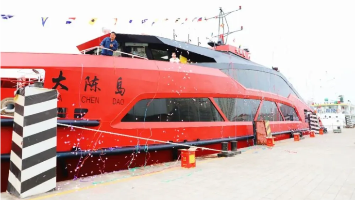 “大陳島”號豪華客輪抵達椒江，省二輕集團國瑞科技公司配套全船套電氣設(shè)備