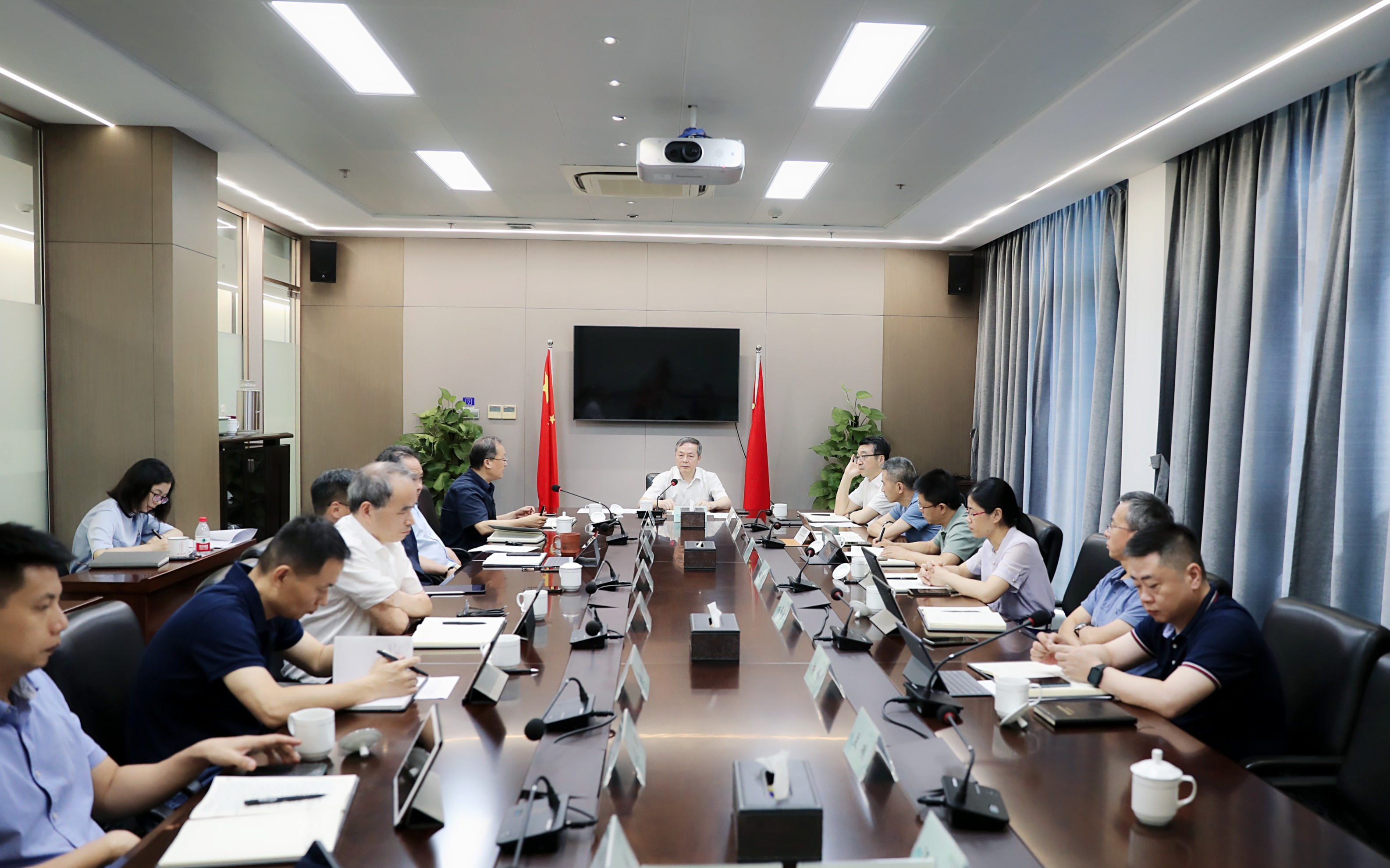 省二輕集團(tuán)黨委認(rèn)真學(xué)習(xí)董貴波主任調(diào)研講話精神研究貫徹落實(shí)意見(jiàn)