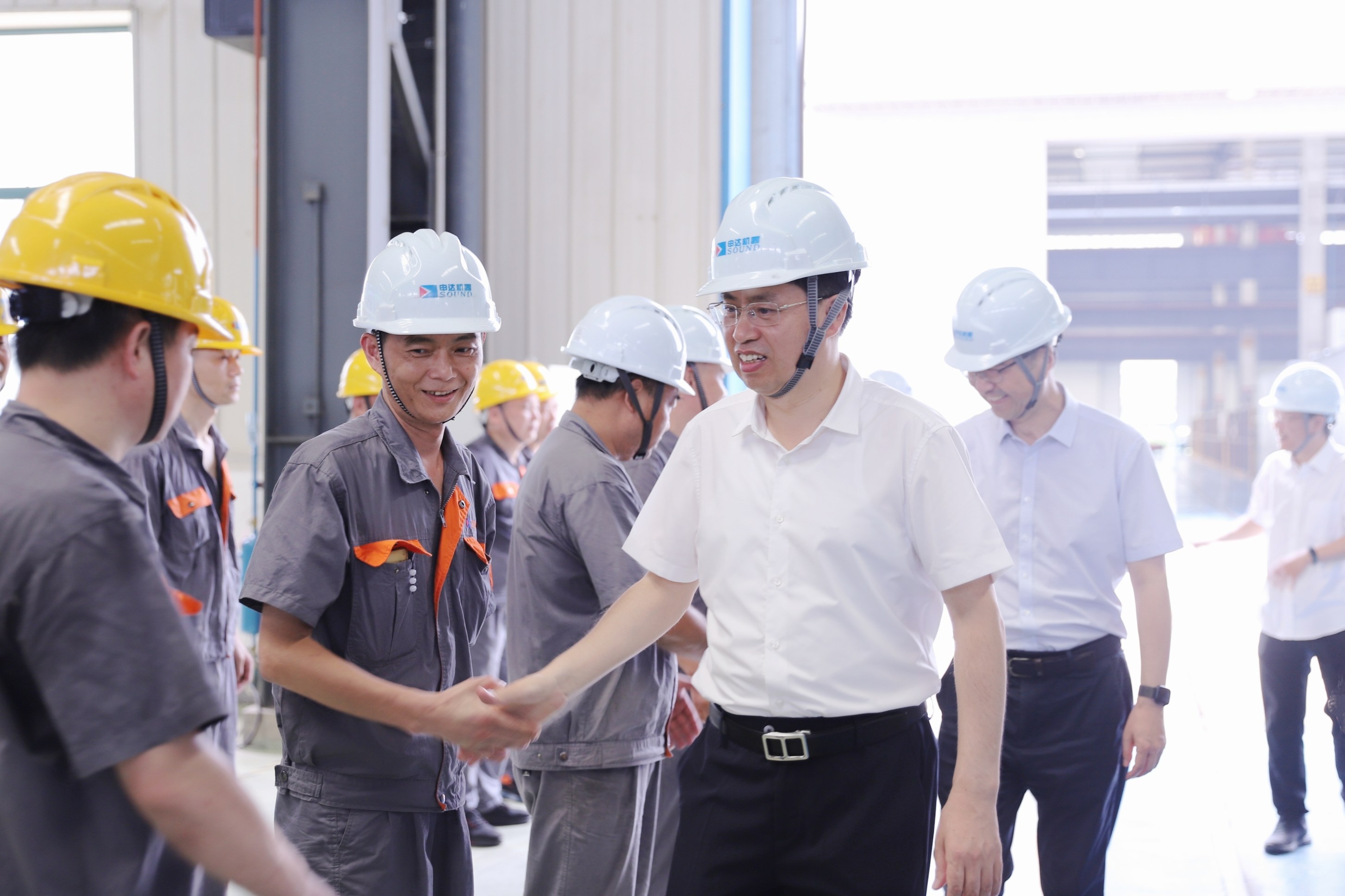 集團公司黨委書記、董事長楊勝杰一行赴申達(dá)機器公司開展主題教育調(diào)研 傳達(dá)貫徹省委十五屆三次全會精神