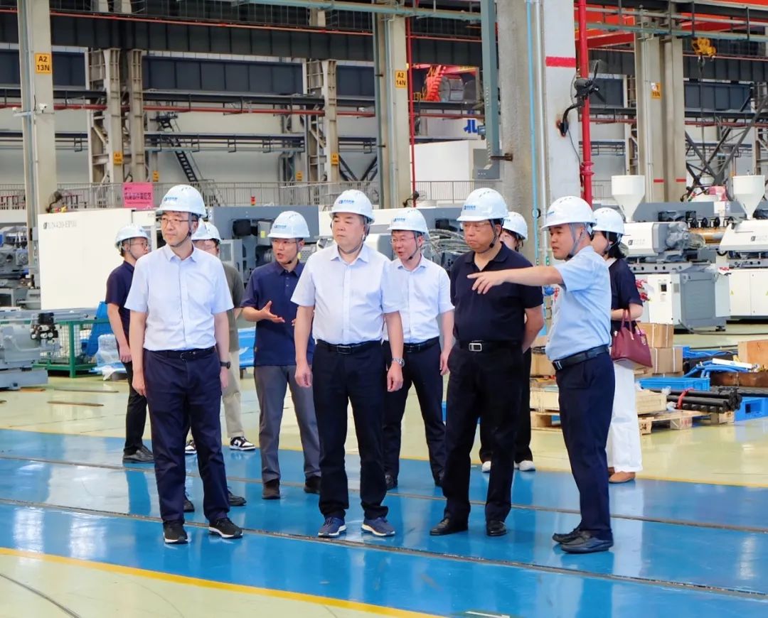 省委主題教育第十八巡回指導(dǎo)組到省二輕集團申達(dá)機器公司開展主題教育專題調(diào)研