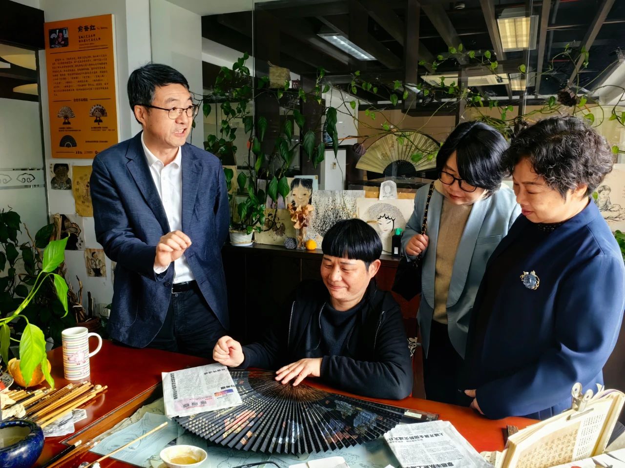 吳敏一行在杭開展工藝美術(shù)調(diào)研走訪