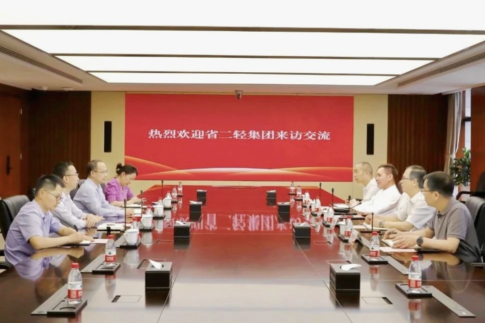 孫哲君一行到浙資運(yùn)營(yíng)、機(jī)場(chǎng)集團(tuán)和文投集團(tuán)走訪交流