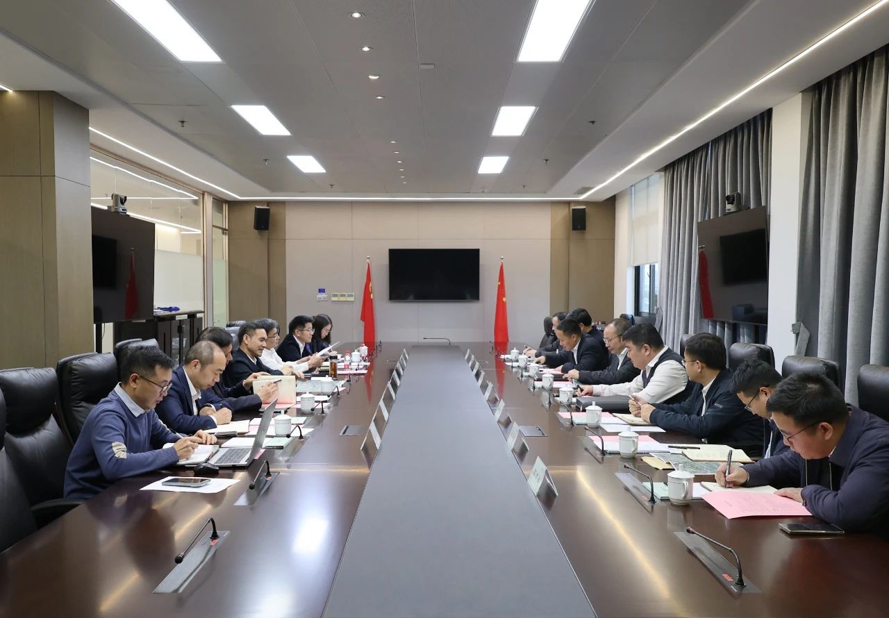 湖州市人大常委會副主任、吳興區(qū)委書記趙如浪一行到訪省二輕集團(tuán)